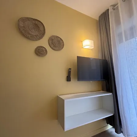 Le D'artagnan - App 5 - Rez-de-chaussee Apartman *